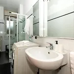 Апартаменты Spacious Near Bocconi