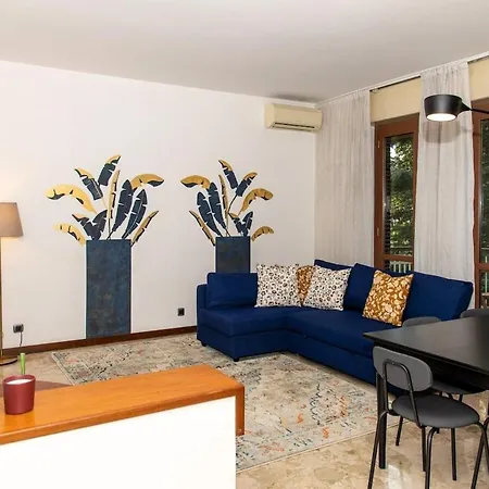 Spacious Near Bocconi Апартаменты *