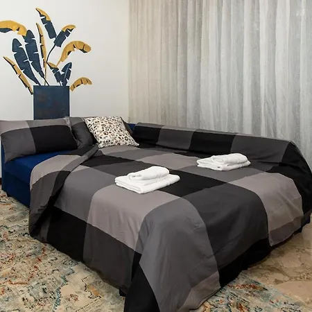 Spacious Near Bocconi Апартаменты *