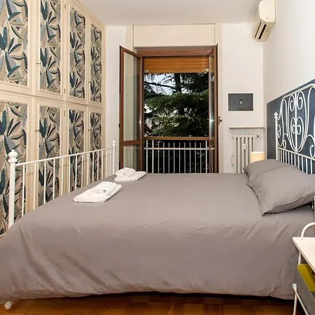 Spacious Near Bocconi Apartmán *